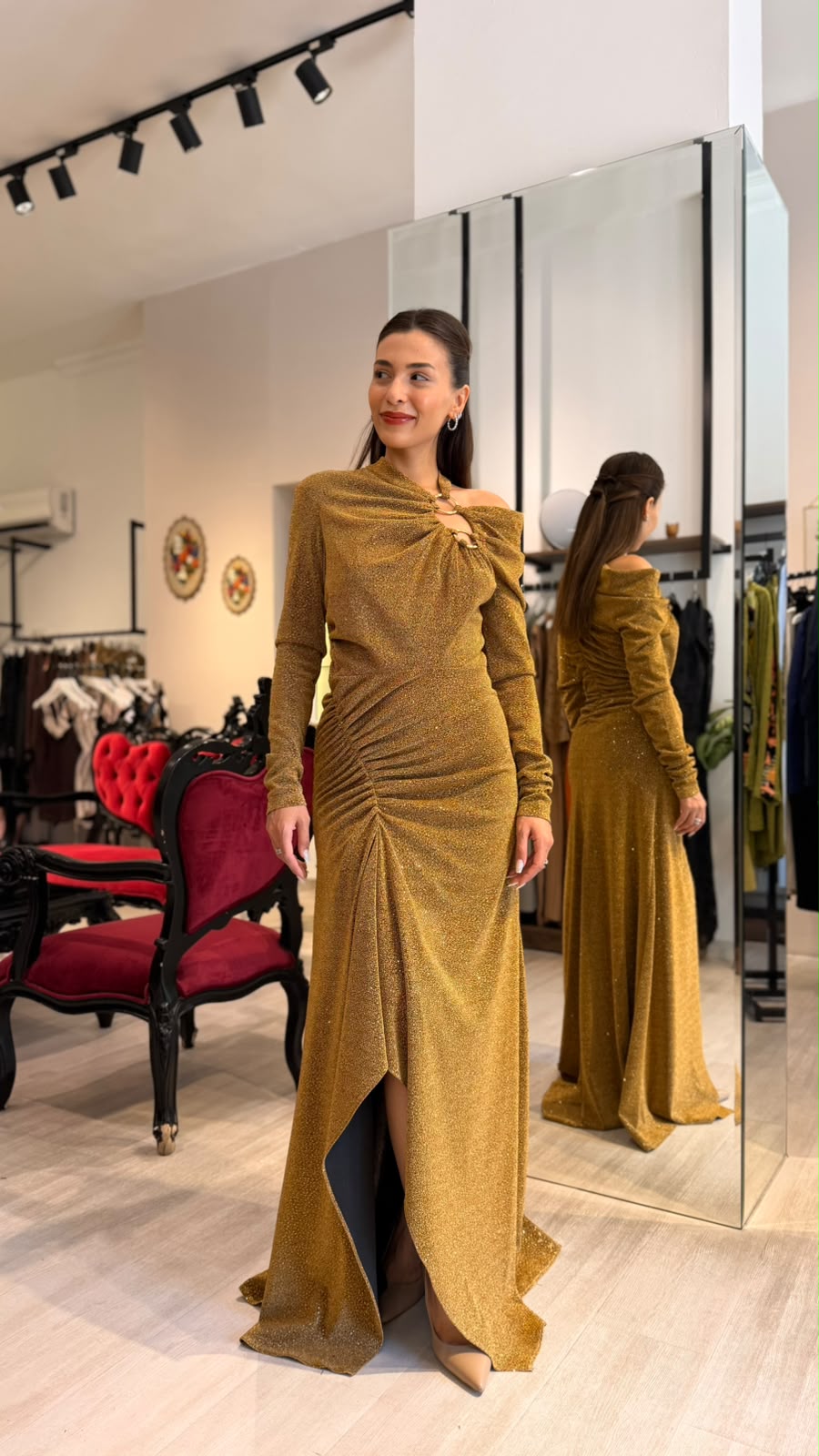 GOLD HALKA DETAYLI SİMLİ ELBİSE